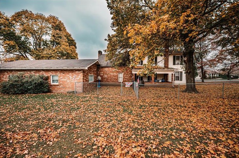 15 Hamill Rd, Indiana, PA 15701-1401