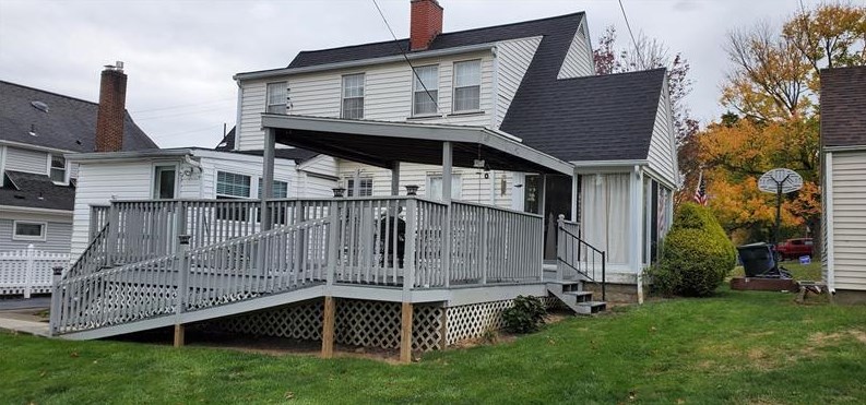 219 Johnston Dr, Ellwood City, PA 16117