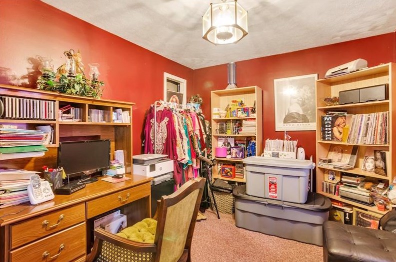 372 Atlantic Ave, Monaca PA  15061-1716 exterior