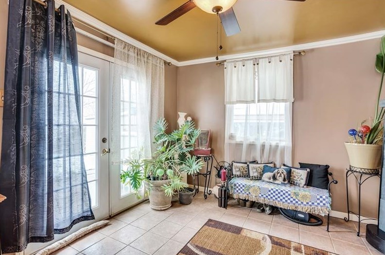 372 Atlantic Ave, Monaca PA  15061-1716 exterior