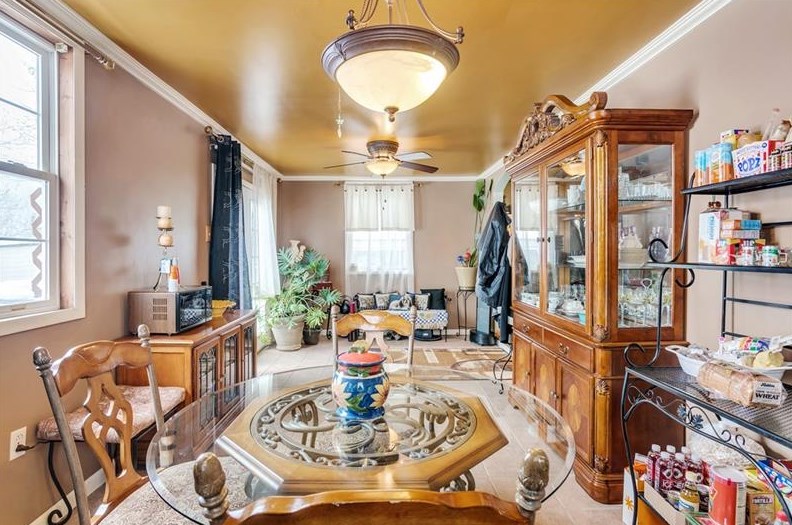 372 Atlantic Ave, Monaca PA  15061-1716 exterior