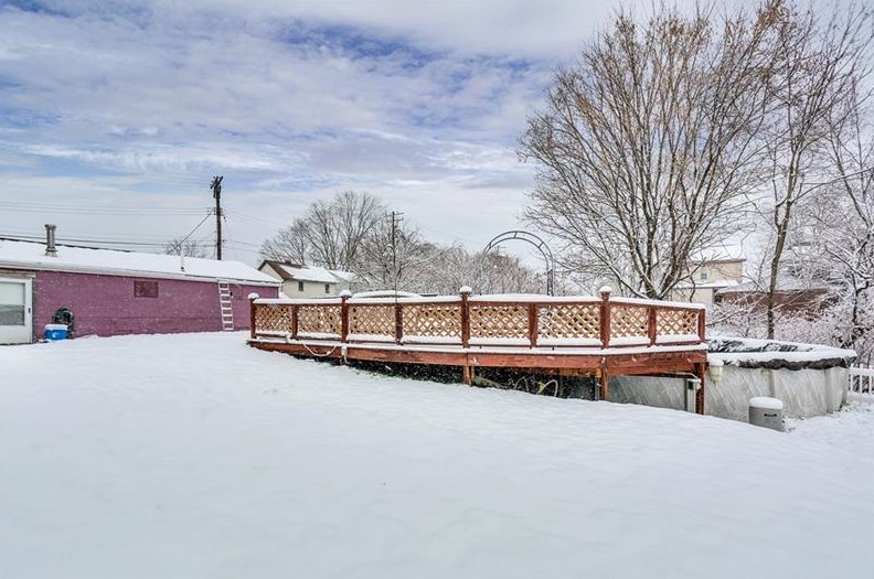 372 Atlantic Ave, Monaca PA  15061-1716 exterior