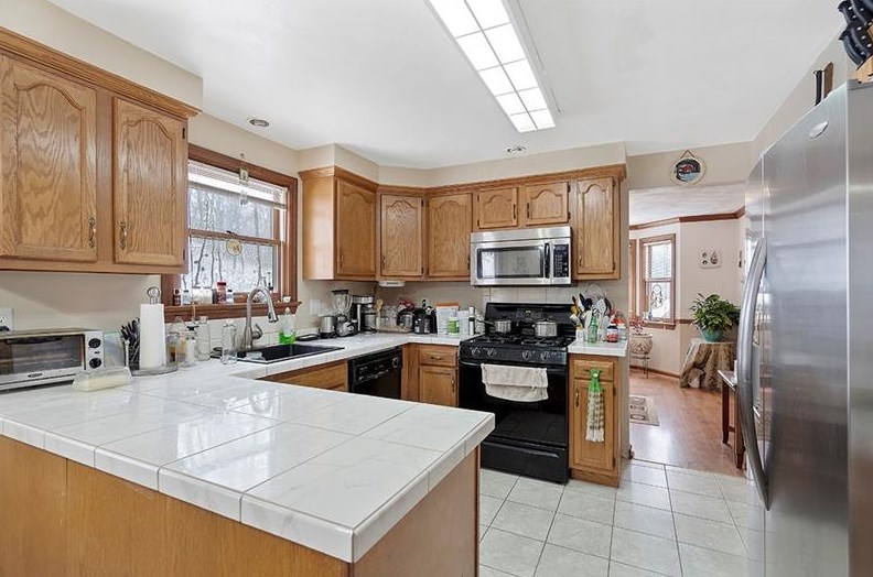 1452 Judy Ln, Monroeville PA 15146-3927 exterior