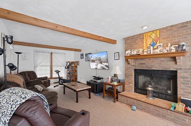 1452 Judy Ln, Monroeville PA 15146-3927 exterior