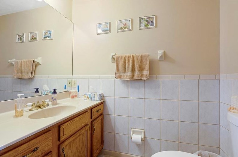 1452 Judy Ln, Monroeville PA 15146-3927 exterior