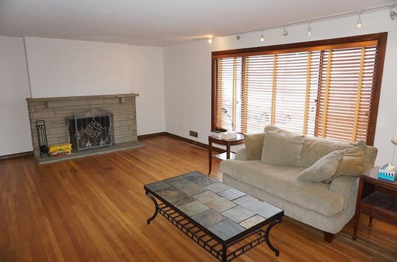 1579 Montgomery Rd, Allison Park, PA 15101-1755