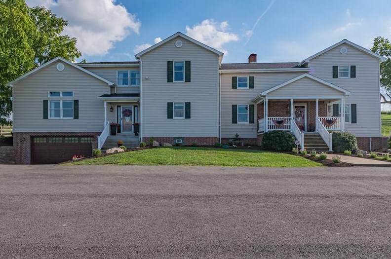 201 Tipple Row Rd, Greensburg, PA 15601-7256