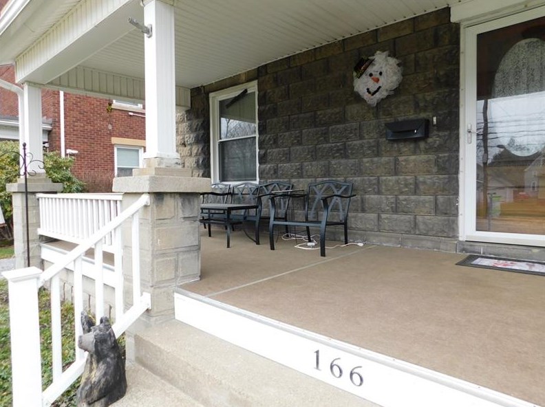 166 Mercer St, Greenville, PA 16125-1968