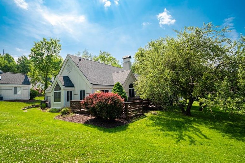5 Ridgemead Fields Dr, Verona, PA 15147