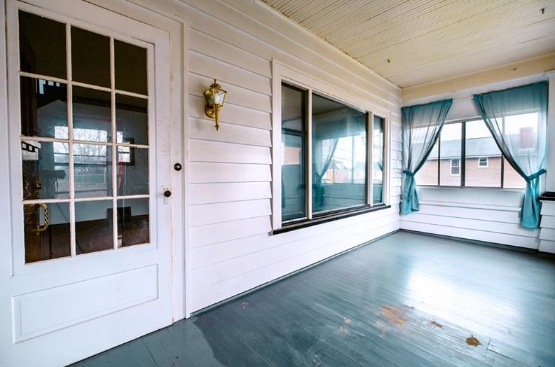 725 2nd St, Monessen, PA 15062-2014