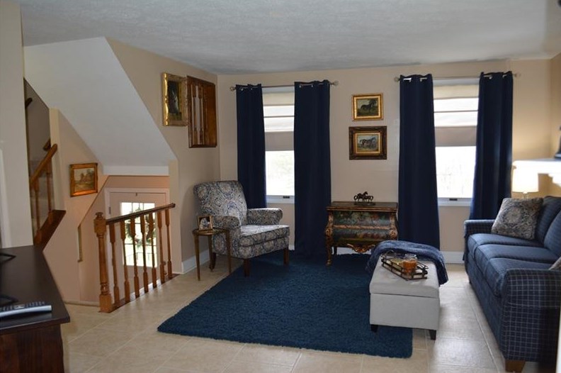 214 Quail Run Rd, Venetia, PA 15367-1106