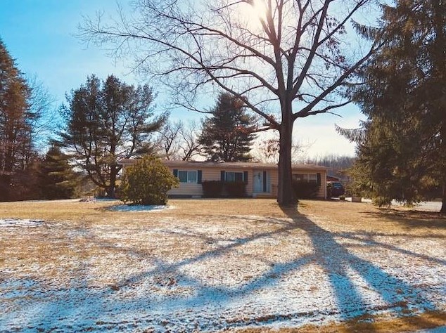 304 Leslie Rd, Valencia, PA 16059-2718