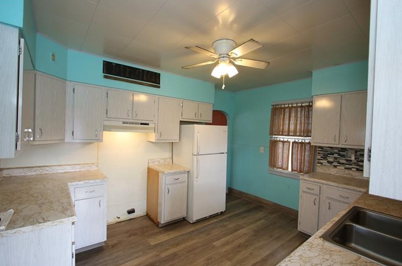 334 7th Ave, New Eagle, PA 15067-1248