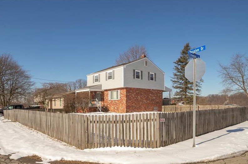 2754 Roselyn Dr, Export, PA 15632-2626