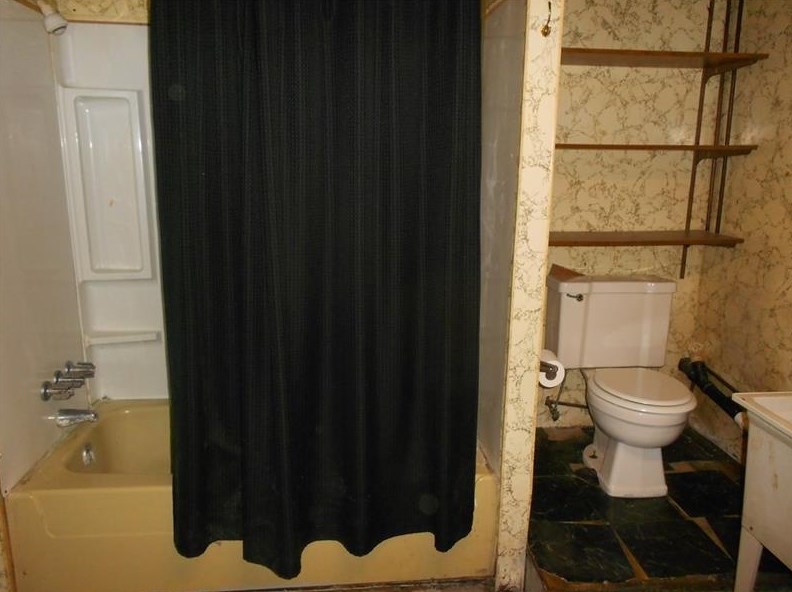 452 Country Clb Rd, Washington PA 15301-2706 exterior