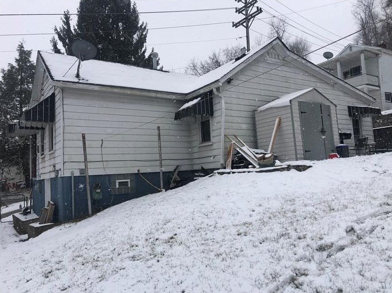 1101 Oakland Ave, North Charleroi, PA 15022