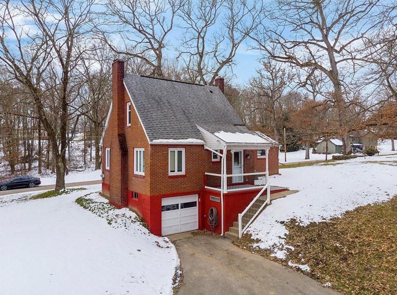400 Edgewood Dr, Sarver, PA 16055-9265