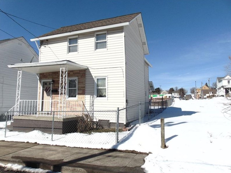 33 Collins Ave, Oliphant Furnace, PA 15401-3805