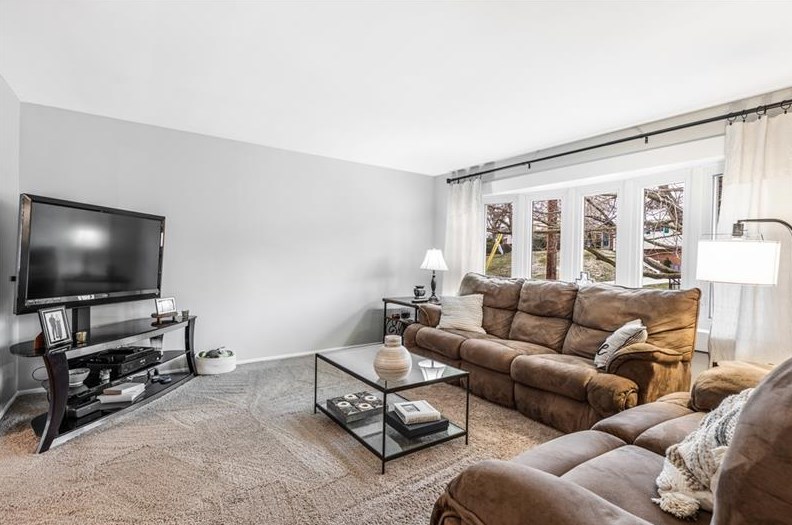 809 Redstone Dr, Allison Park, PA 15101-4240