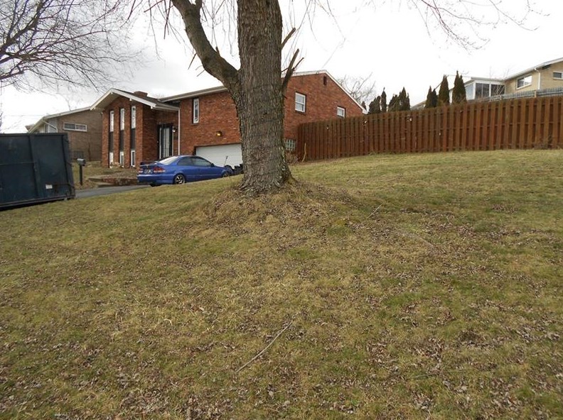 14351 Jonathan Dr, North Huntingdon, PA 15642-1631