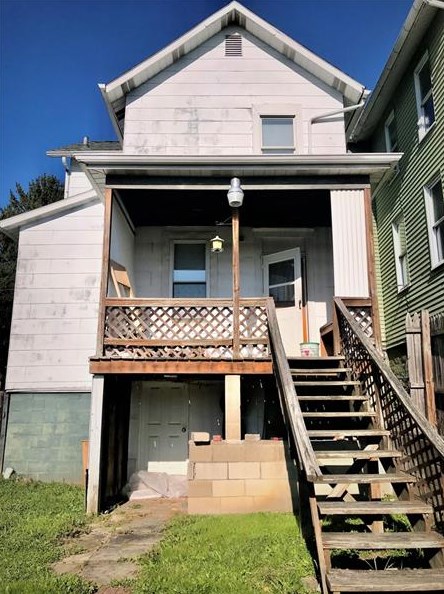 40 Lincoln St, Oliphant Furnace PA  15401-3013 exterior