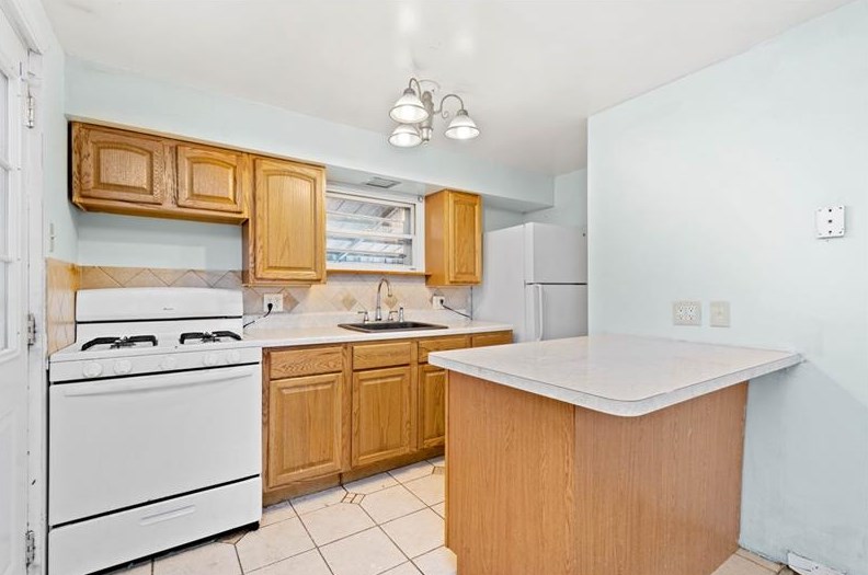 276 E Miller Ave, Whitaker, PA 15120