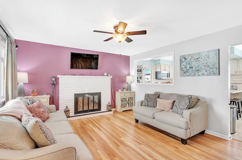 186 Chapel Dr, Ellwood City, PA 16117-5004