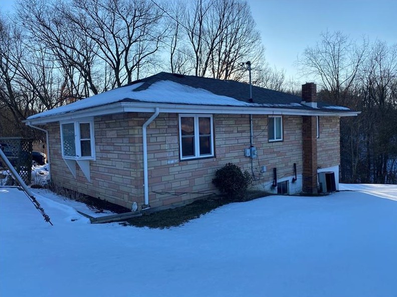 143 Wood St, Industry, PA 15052-2105