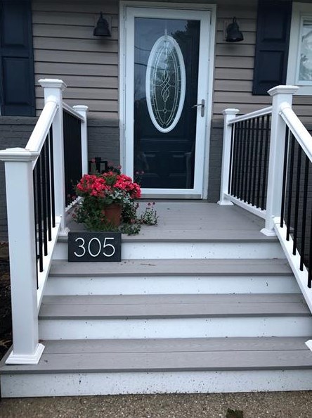 305 Highland Dr, Beaver Falls, PA 15010-1037