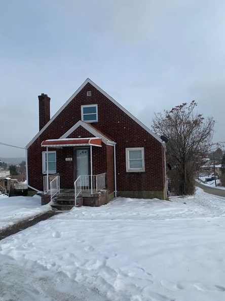 719 Mehaffey St, Duquesne, PA 15110-2077