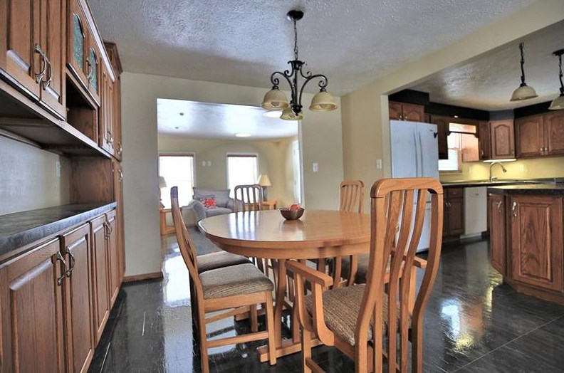 455 Huntingdon Ave, North Huntingdon PA 15642-3144 exterior