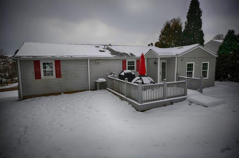 455 Huntingdon Ave, North Huntingdon PA 15642-3144 exterior