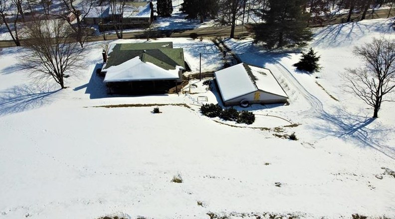 251 Lindsay Rd, Zelienople, PA 16063-8917