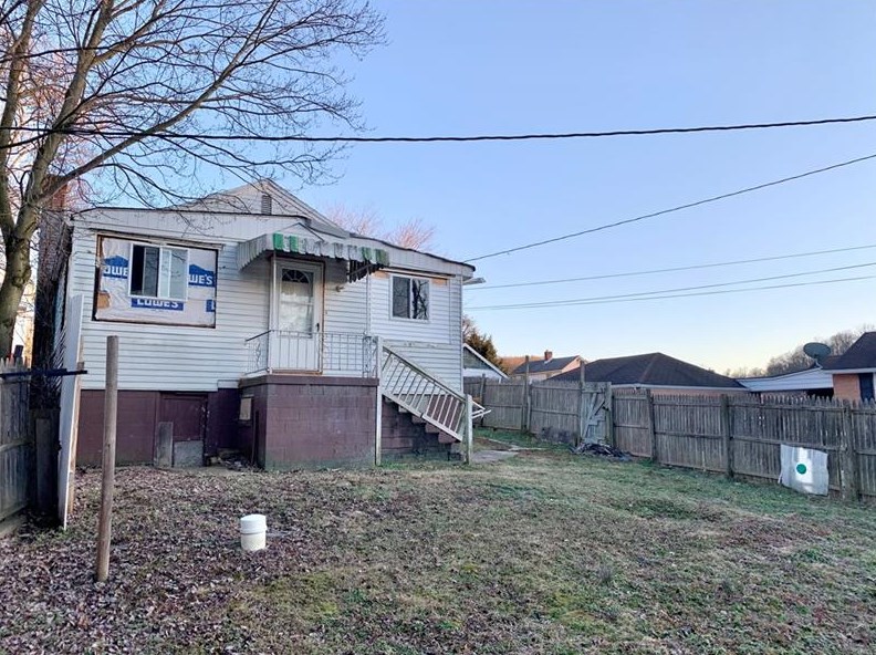 22 Cross Creek Rd, Rea, PA 15312-2743