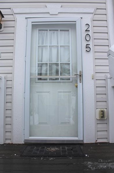 205 Mountain Dr, Collier Township, PA 15106-2267