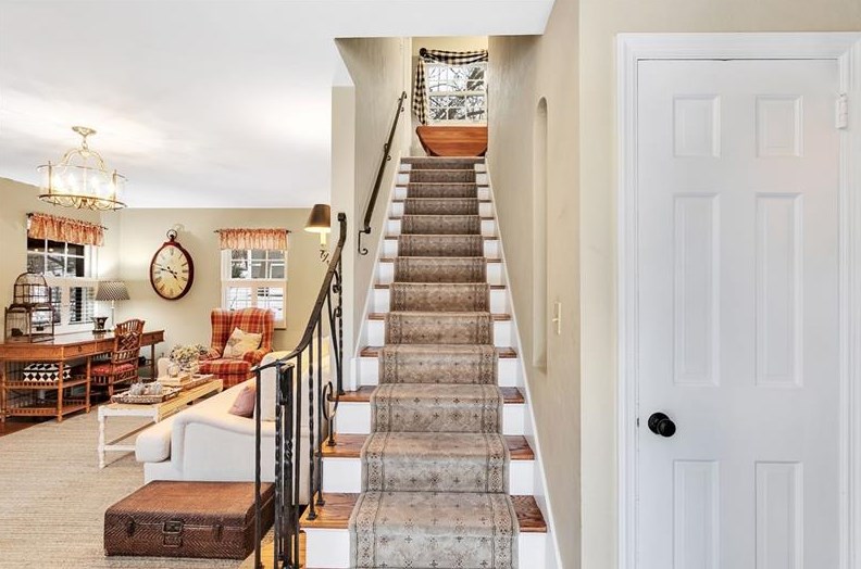 336 Sunset Dr, Bethel Park, PA 15102-1442