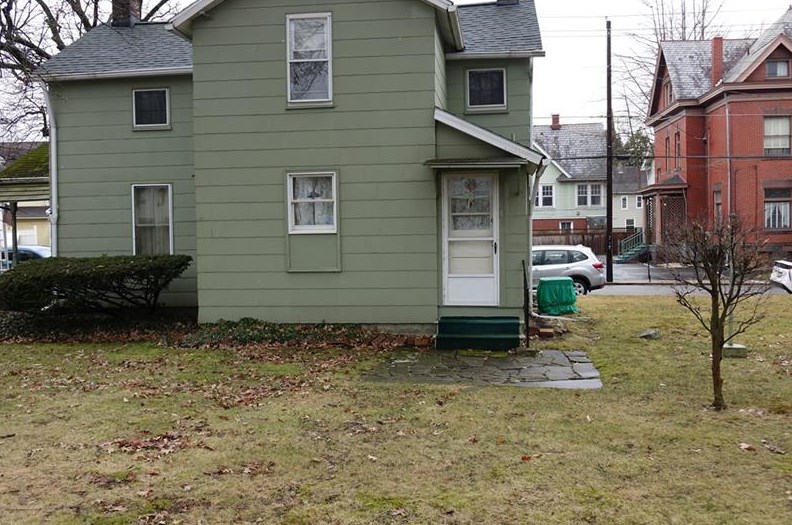 208 Penn St, Butler PA 16001-4149 exterior