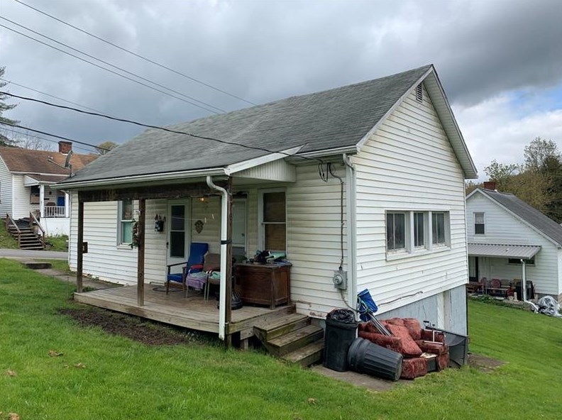 311 Nazer St, Waynesburg, PA 15370-1426