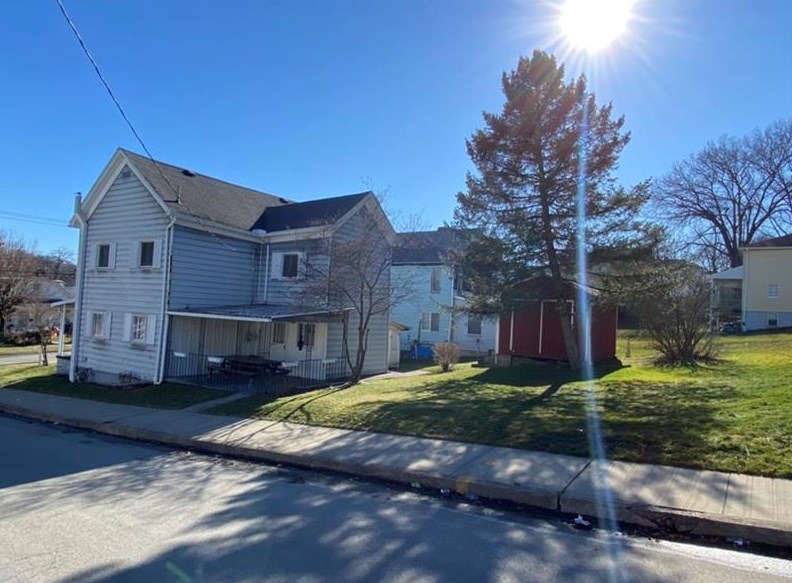 805 Broad St, Washington, PA 15301-7013