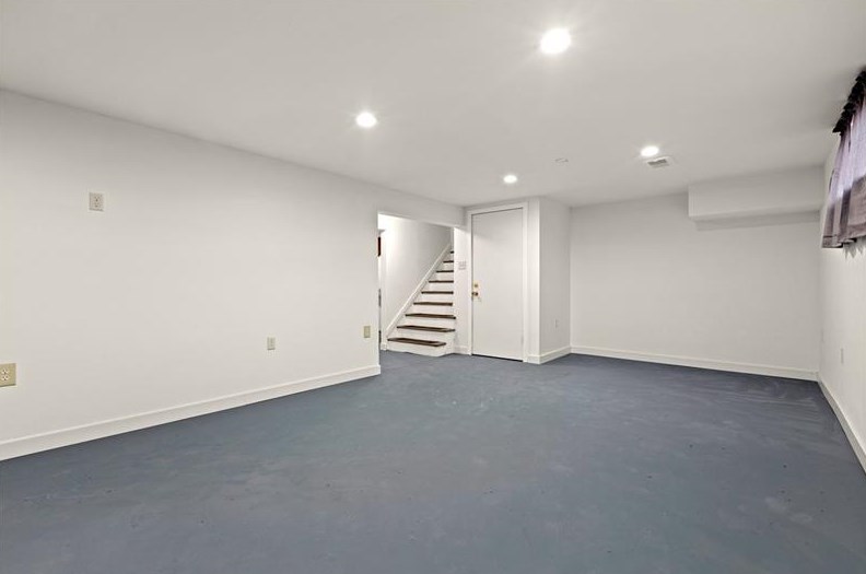 150 Karen Dr, Washington PA 15301-8568 exterior