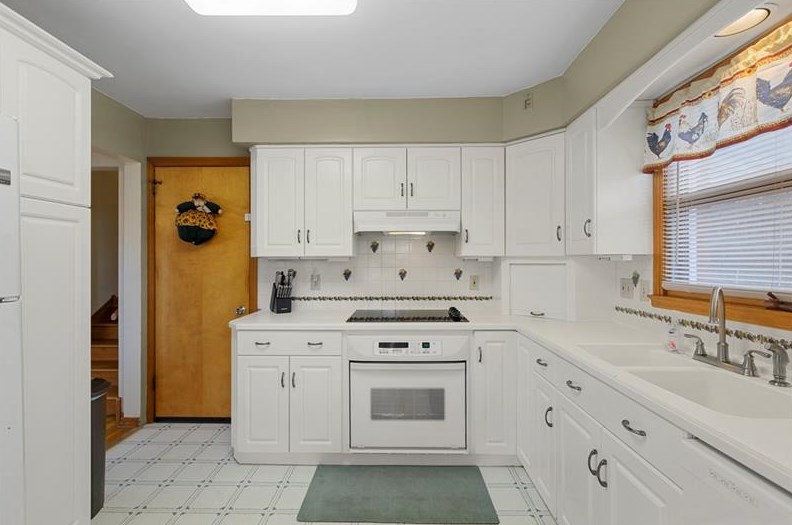 150 Karen Dr, Washington PA 15301-8568 exterior