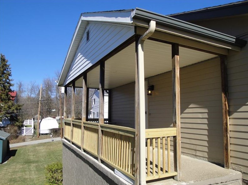 303 6th Ave, New Eagle, PA 15067-1235