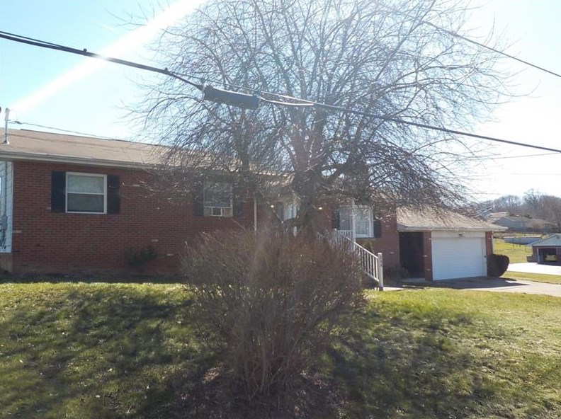 137 Lytle Ln, Grays Landing, PA 15461