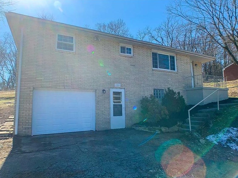 1211 Main St, North Huntingdon PA  15642-2453 exterior