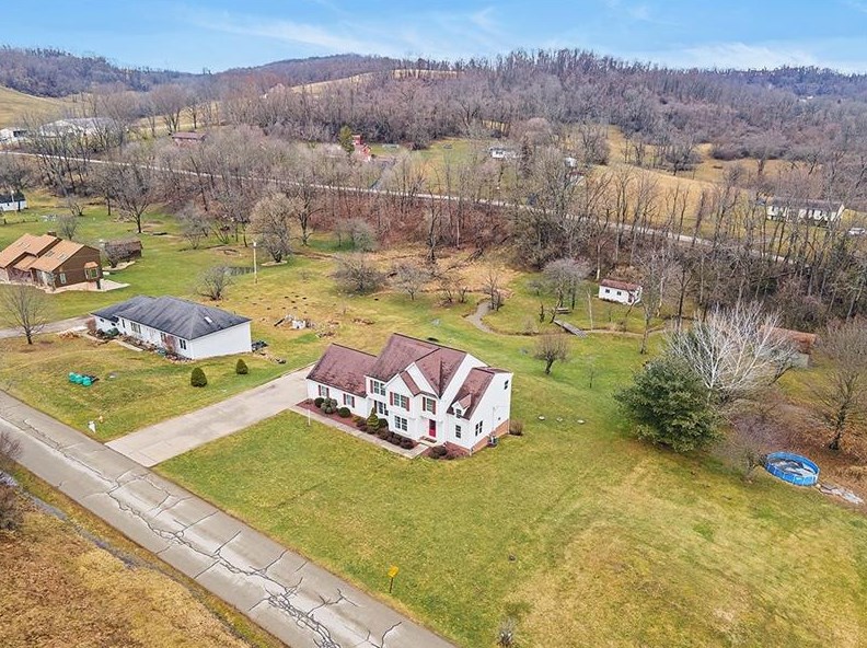 11 Kings Ln, Venetia, PA 15367-1501