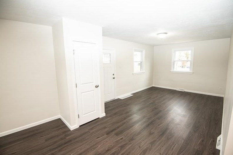 5 Creek Ln, Russellton, PA 15076-1328