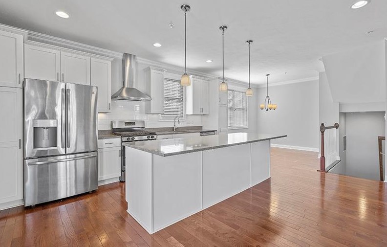 38 Allegheny Ave, Oakmont, PA 15139