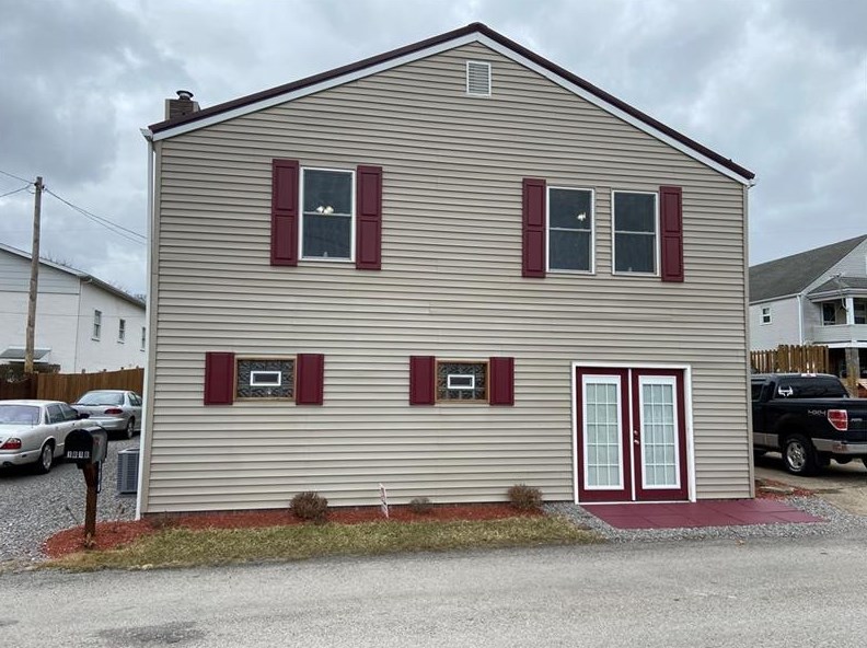 1010 Roup Ave, Brackenridge, PA 15014-1132