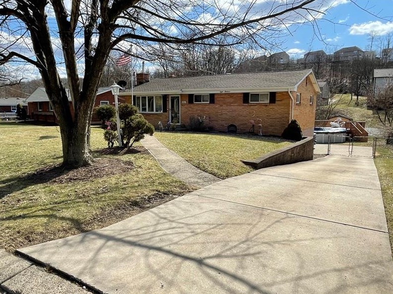 800 Clifton Rd, Bethel Park, PA 15102-2216