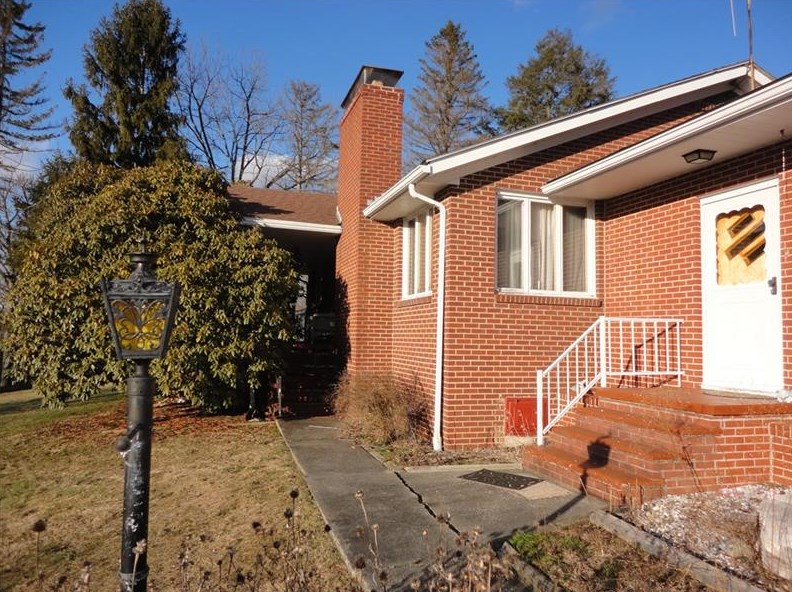 106 Grassy Run Rd, Salisbury, PA 15558-2138
